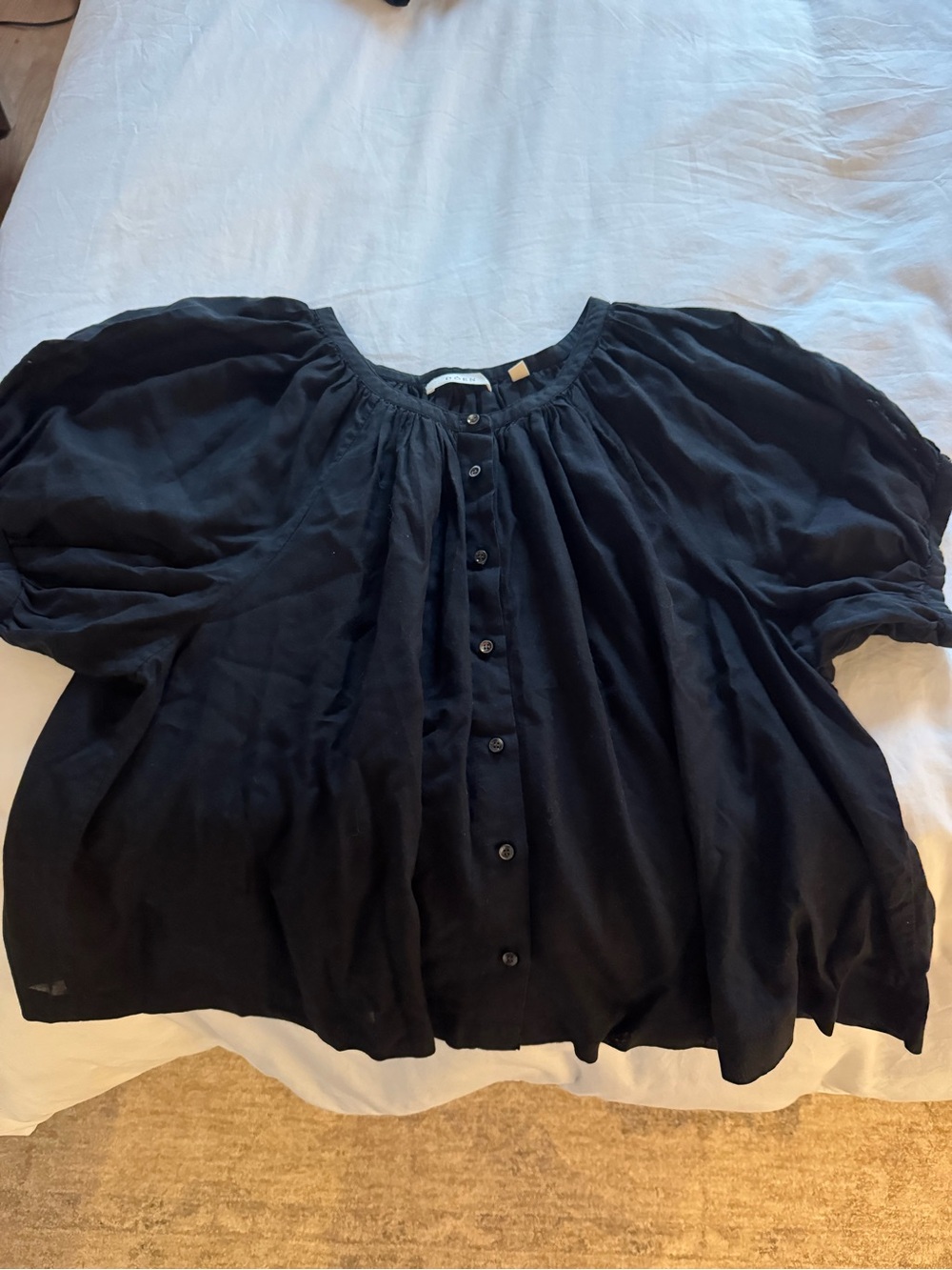 Doen Black Button-Front Puff Sleeve Top
